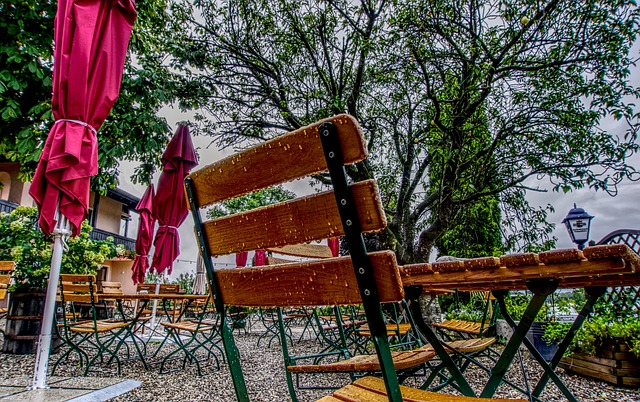 Budujeme na chatě novou terasu